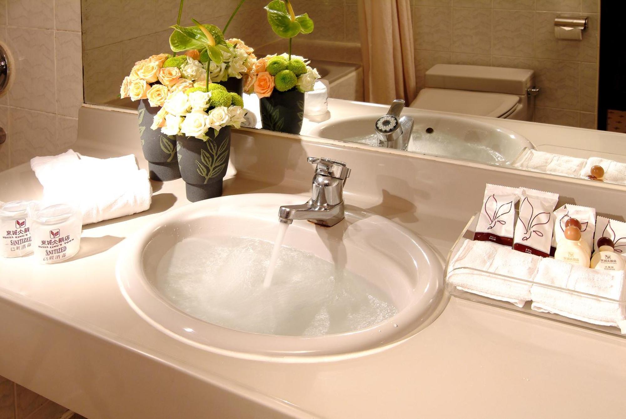 King'S Town Hotel Гаосюн Екстер'єр фото