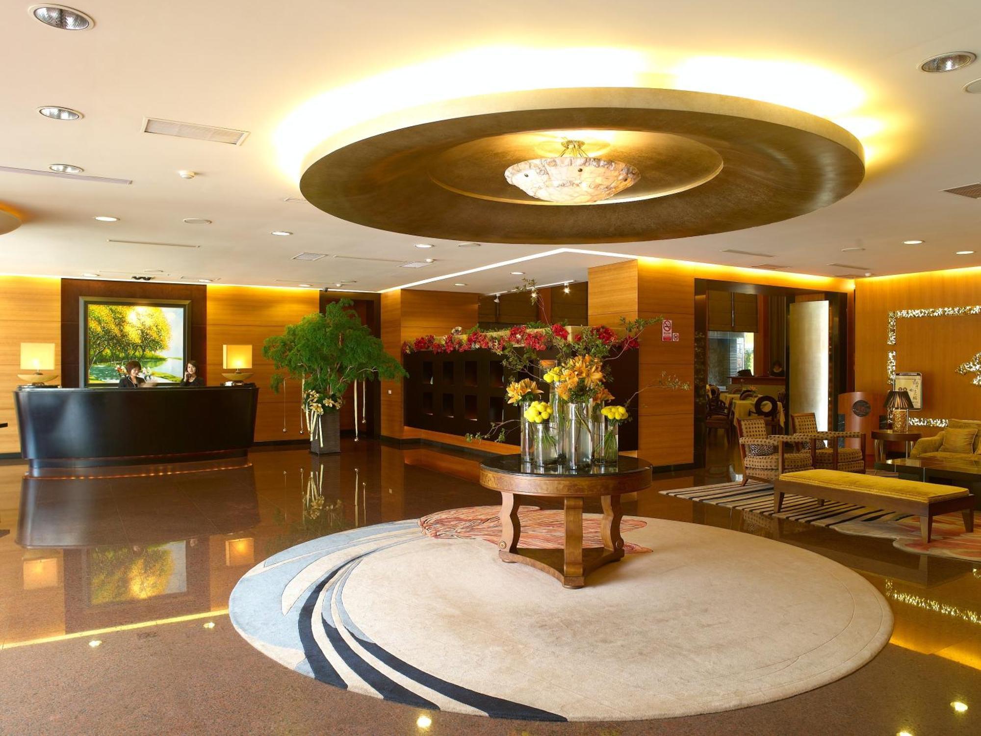 King'S Town Hotel Гаосюн Екстер'єр фото