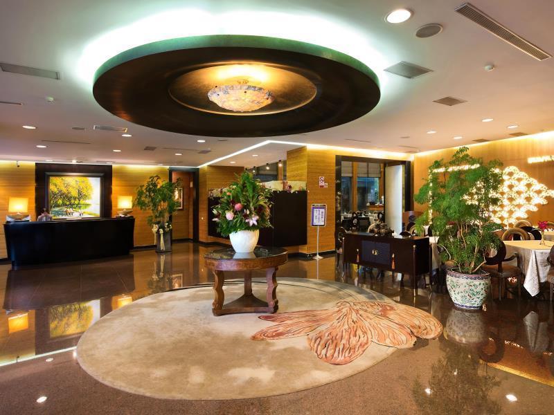 King'S Town Hotel Гаосюн Екстер'єр фото