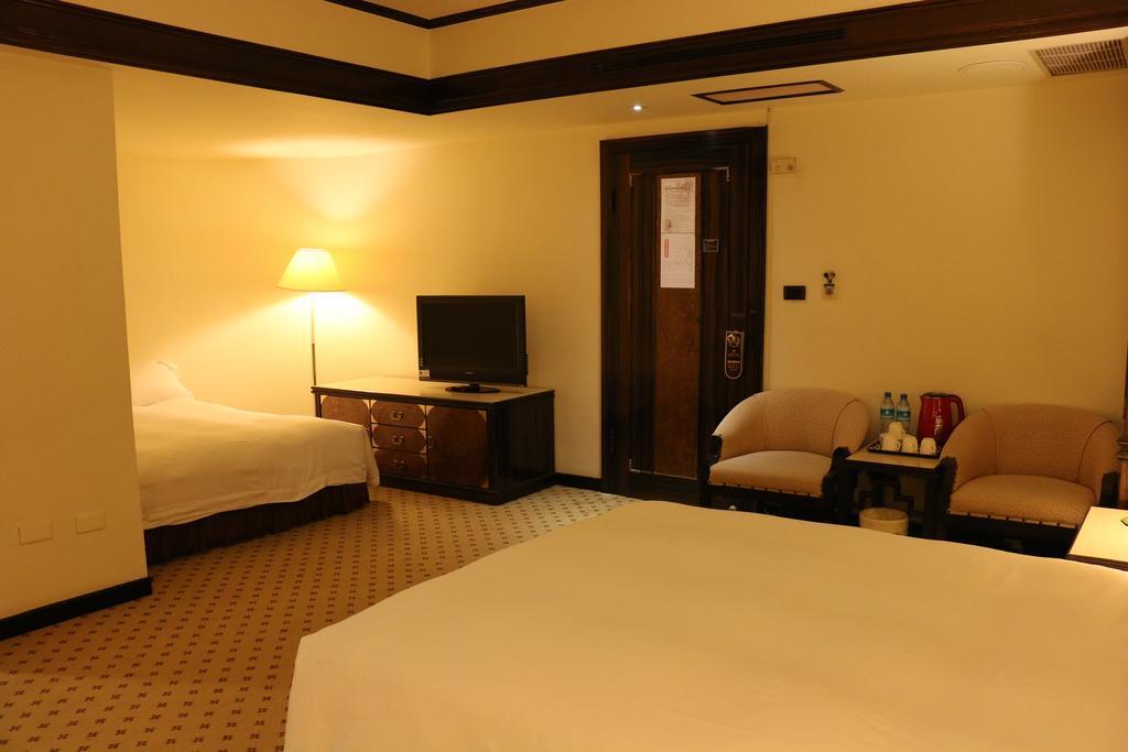 King'S Town Hotel Гаосюн Екстер'єр фото