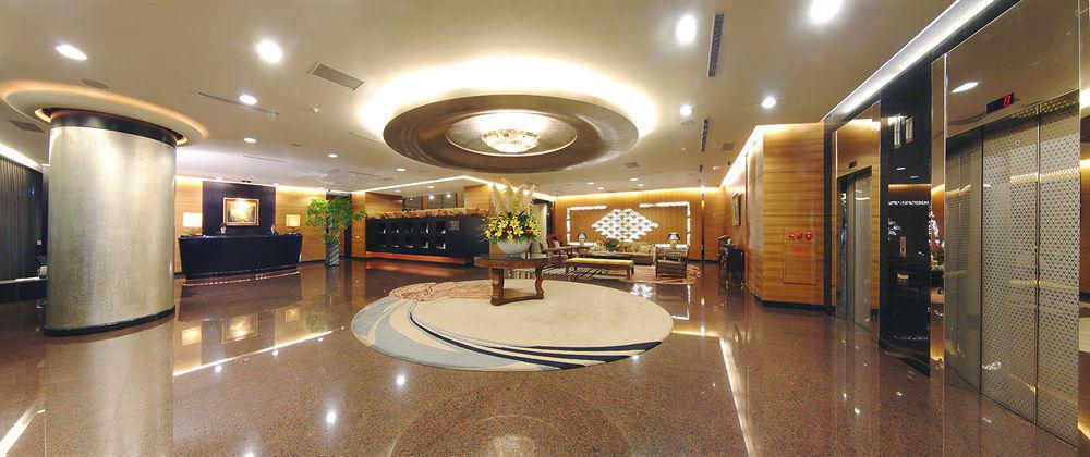 King'S Town Hotel Гаосюн Екстер'єр фото